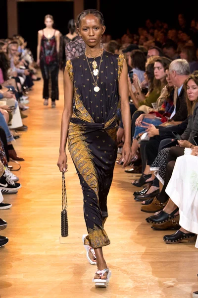 Look 34